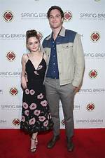 Exploring the Height of Joey King: How Tall Is She in Feet?